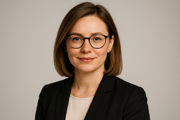 polish girl, creative director in marketing agency, pohoto to put in testimonials